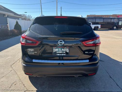 2022 Nissan Rogue Sport SL