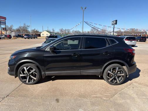 2022 Nissan Rogue Sport SL