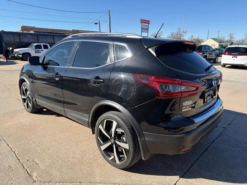 2022 Nissan Rogue Sport SL