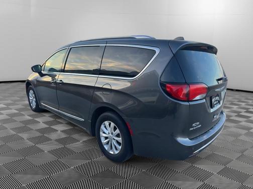 2019 Chrysler Pacifica Touring-L