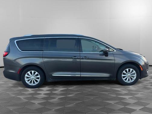 2019 Chrysler Pacifica Touring-L