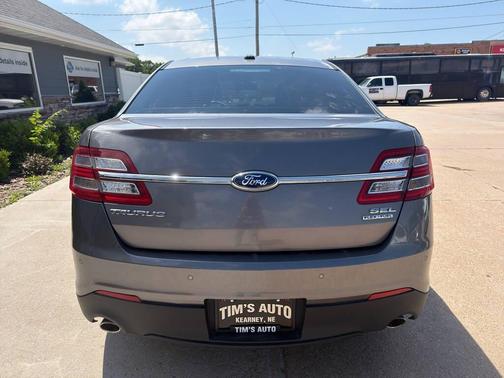 Gray 2013 Ford Taurus SEL
