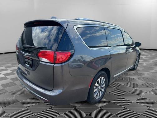 2020 Chrysler Pacifica Touring-L Plus