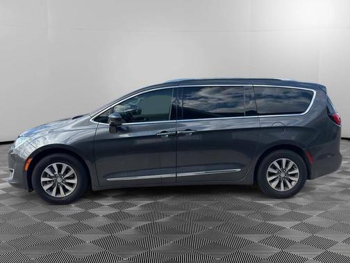 2020 Chrysler Pacifica Touring-L Plus