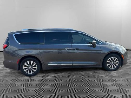 2020 Chrysler Pacifica Touring-L Plus