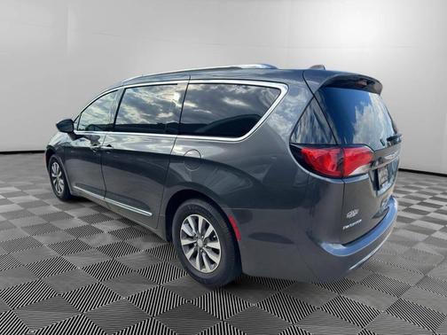 2020 Chrysler Pacifica Touring-L Plus