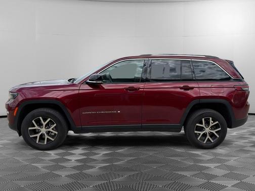 Red 2023 Jeep Grand Cherokee Limited