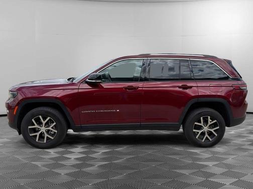 Red 2023 Jeep Grand Cherokee Limited