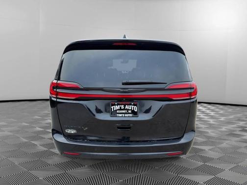 2022 Chrysler Pacifica Hybrid Touring L
