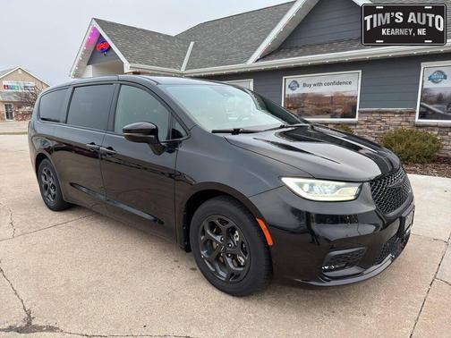 2022 Chrysler Pacifica Hybrid Touring L