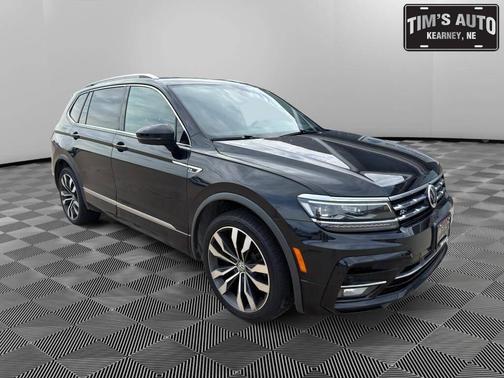 Deep Black Pearl Effect 2020 Volkswagen Tiguan 2.0T SEL Premium R-Line