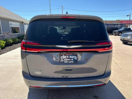 Gray 2022 Chrysler Pacifica Touring-L