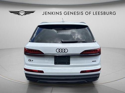 Carrara White 2024 Audi Q7 45 Premium Plus