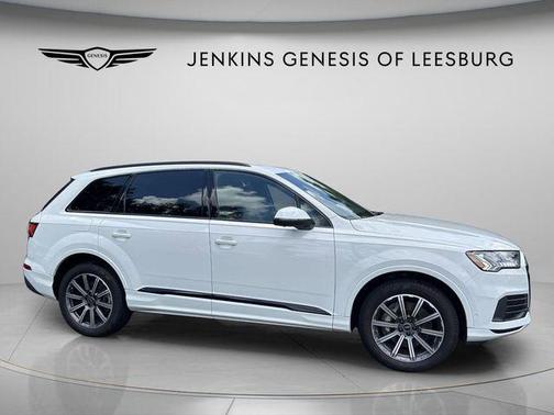 Carrara White 2024 Audi Q7 45 Premium Plus