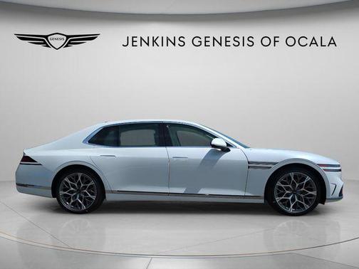 Uyuni White 2026 Genesis G90 3.5T e-SC