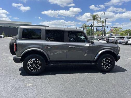 Carbonized Gray Metallic 2023 Ford Bronco Outer Banks