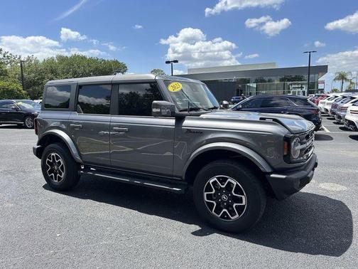 Carbonized Gray Metallic 2023 Ford Bronco Outer Banks