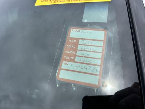 Uyuni White 2025 Genesis GV70 3.5T Sport