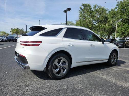 Uyuni White 2026 Genesis GV70 2.5T