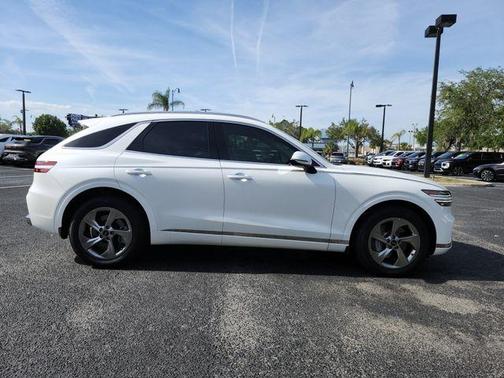 Uyuni White 2026 Genesis GV70 2.5T
