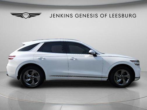 Uyuni White 2026 Genesis GV70 2.5T