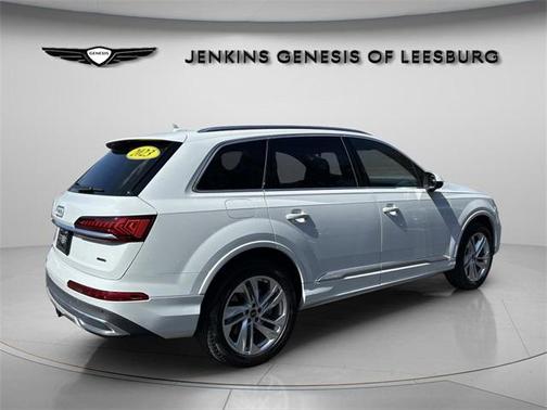 2023 Audi Q7 45 Premium
