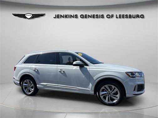 2023 Audi Q7 45 Premium