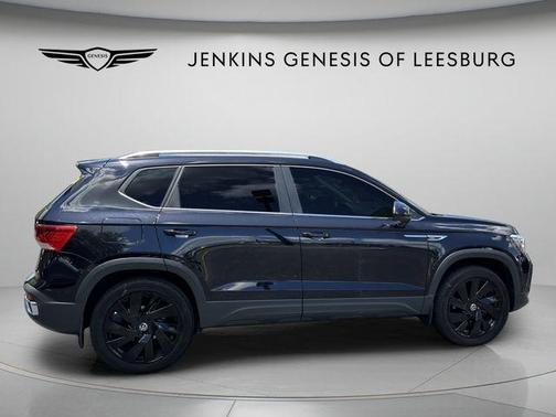 Deep Black Pearl Effect 2024 Volkswagen Taos 1.5T SEL
