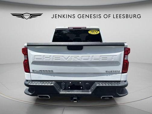 Summit White 2024 Chevrolet Silverado 1500 Custom Trail Boss