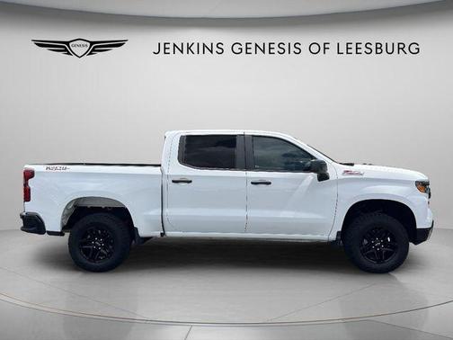 Summit White 2024 Chevrolet Silverado 1500 Custom Trail Boss