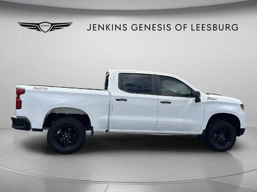 Summit White 2024 Chevrolet Silverado 1500 Custom Trail Boss