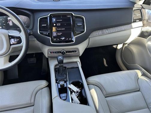 2022 Volvo XC90 T6 Inscription 6 Passenger