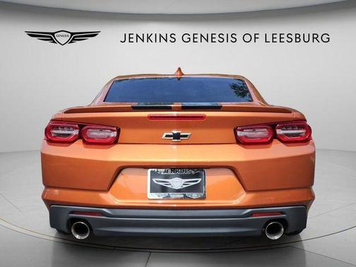 Vivid Orange Metallic 2022 Chevrolet Camaro LT1