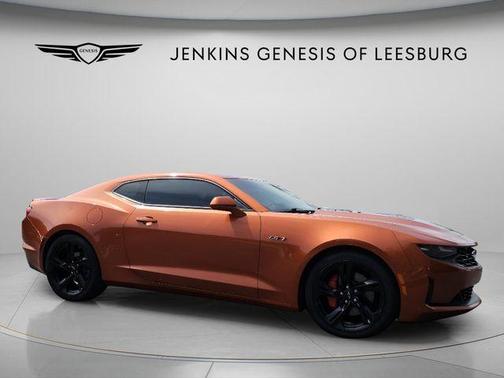 Vivid Orange Metallic 2022 Chevrolet Camaro LT1