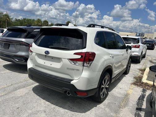 Crystal White Pearl 2023 Subaru Forester Limited