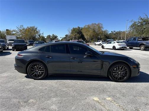 2021 Porsche Panamera 