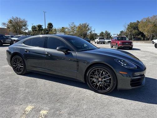 2021 Porsche Panamera 