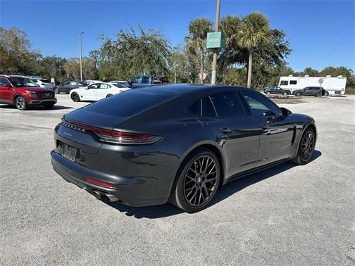 2021 Porsche Panamera 