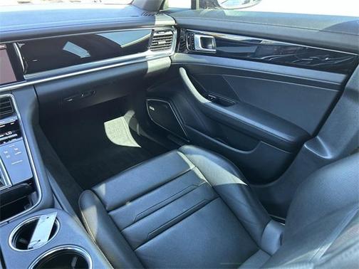 2021 Porsche Panamera 