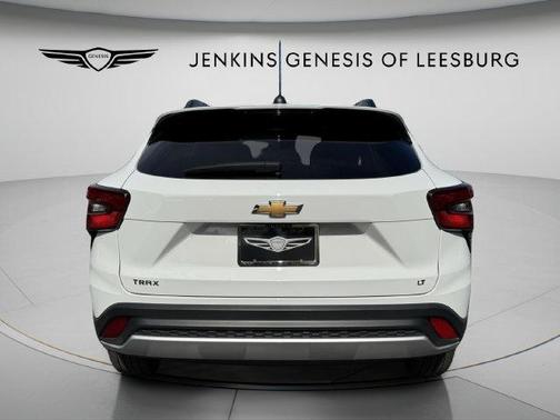 Summit White 2025 Chevrolet Trax LT
