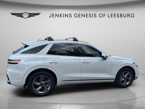 Uyuni White 2026 Genesis GV70 2.5T