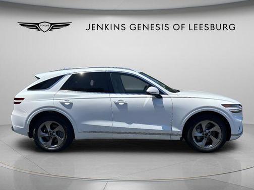 Uyuni White 2026 Genesis GV70 2.5T