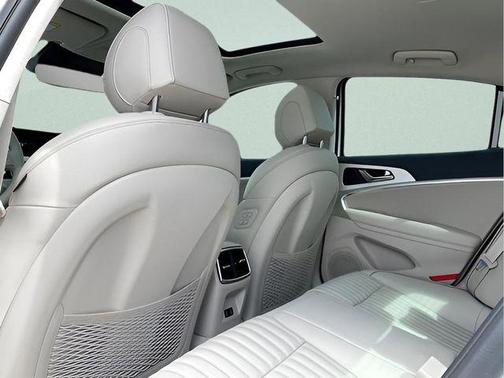 2026 Genesis G70 PRESTIGE