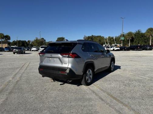 Silver Sky Metallic 2019 Toyota RAV4 XLE