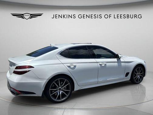 Uyuni White 2026 Genesis G70 2.5T Prestige