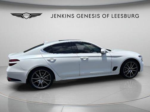 Uyuni White 2026 Genesis G70 2.5T Prestige