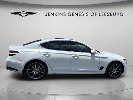 Uyuni White 2026 Genesis G70 2.5T Prestige