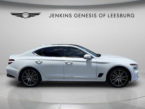 Uyuni White 2026 Genesis G70 2.5T Prestige