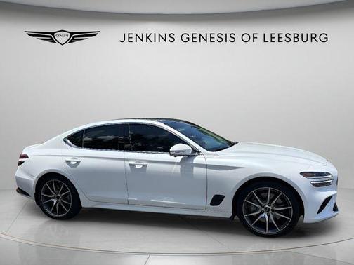 Uyuni White 2026 Genesis G70 2.5T Prestige