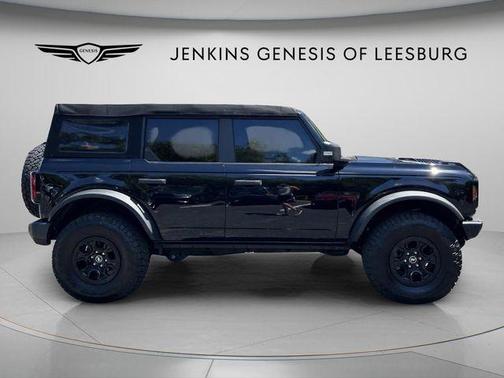 Shadow Black 2024 Ford Bronco Wildtrak